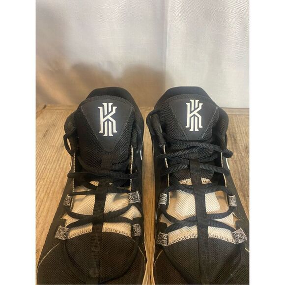 Nike Kyrie Flytrap 5 Basketball Shoes Black White Men’s Size 12 DM1125-001 - Picture 3 of 9